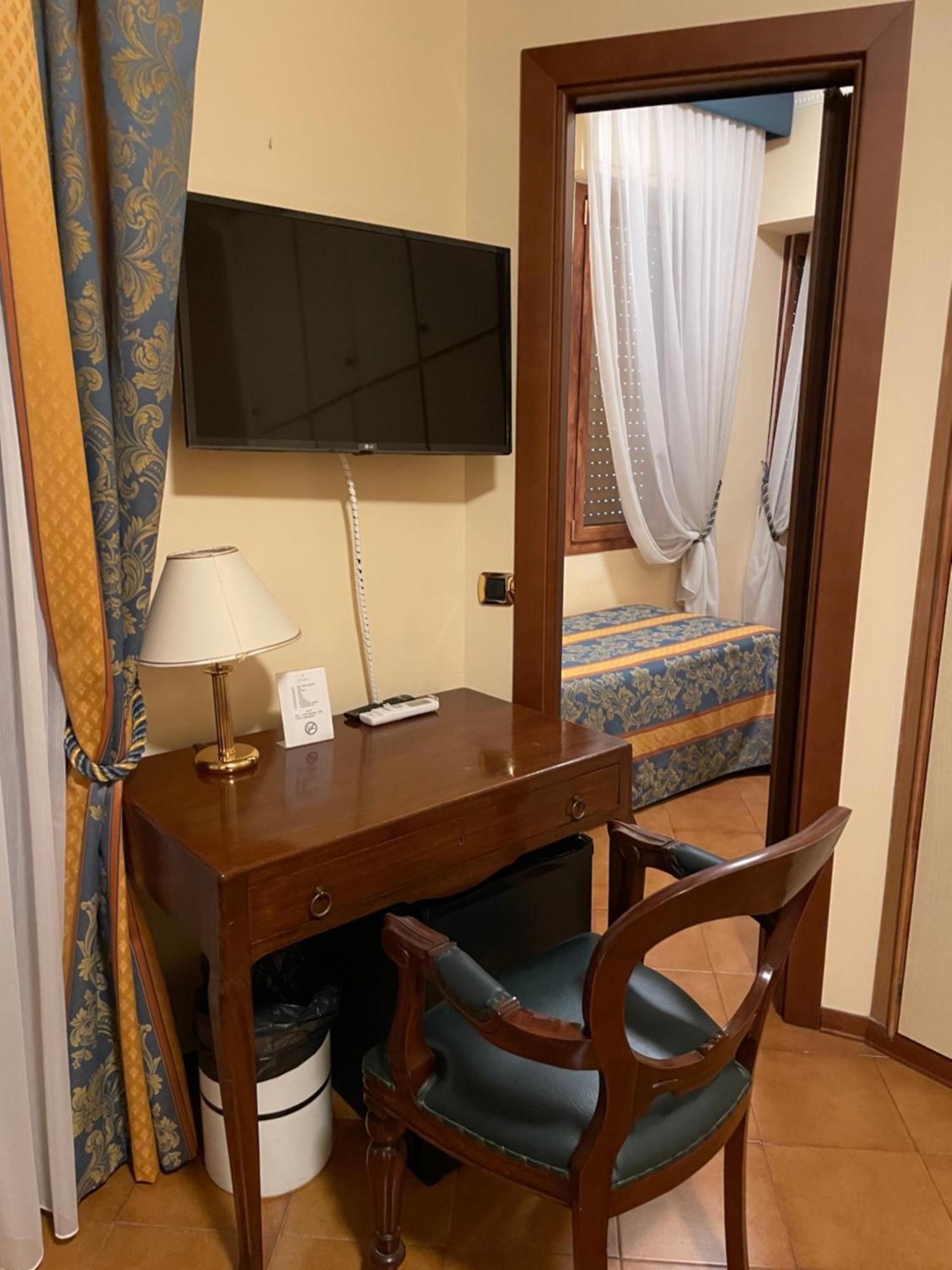 Hotel Mondial Rapallo Zimmer foto