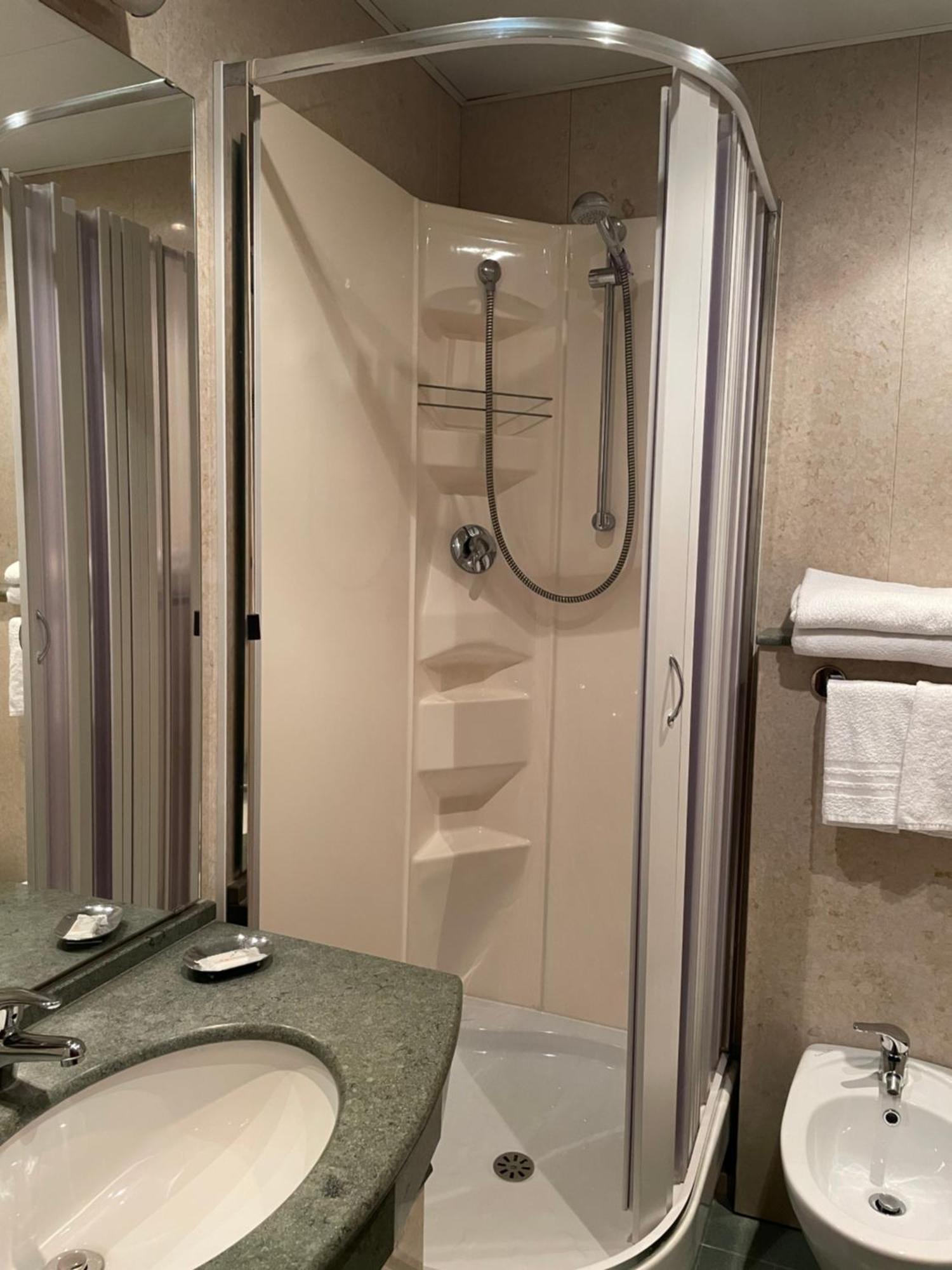 Hotel Mondial Rapallo Zimmer foto