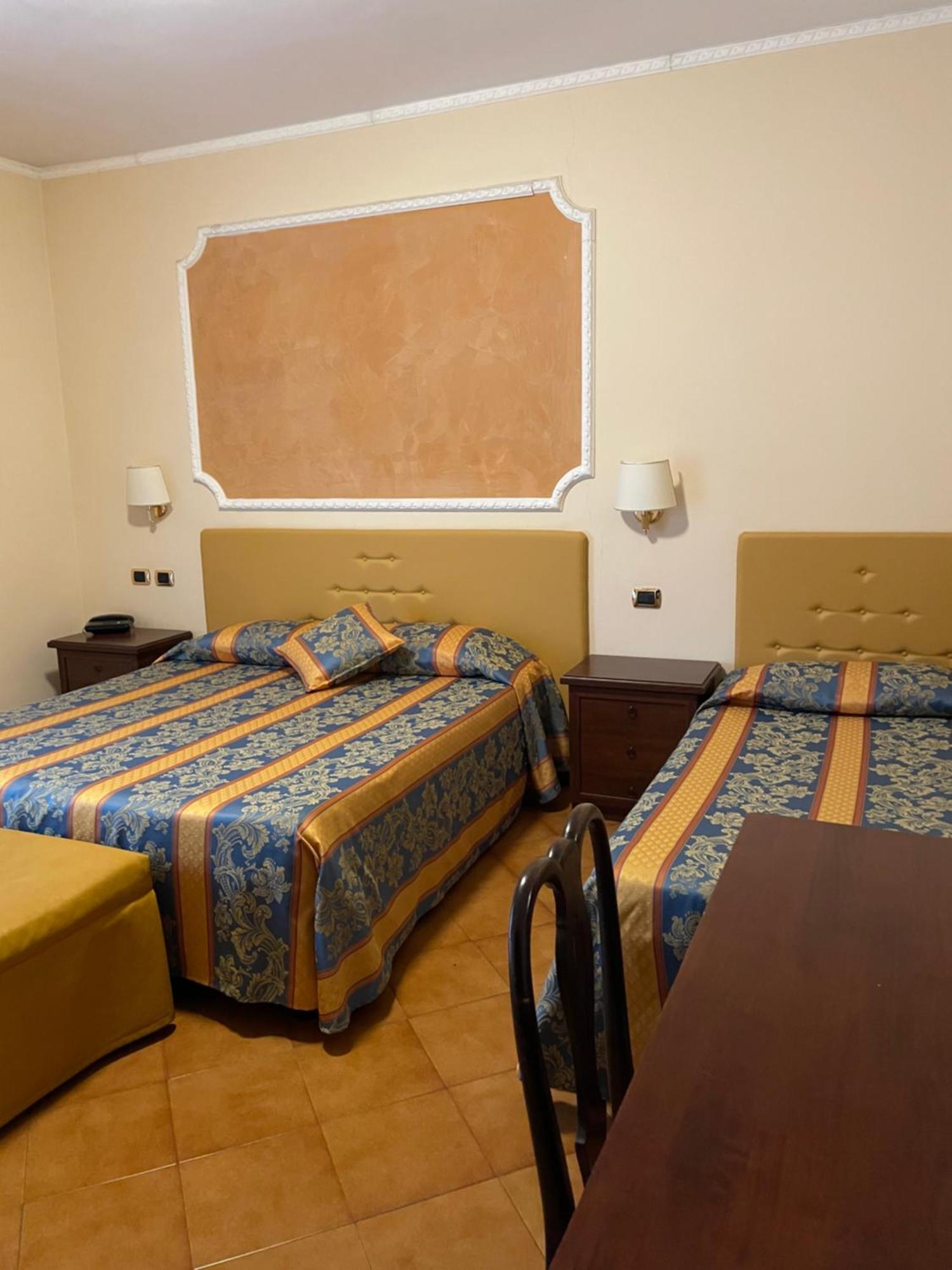 Hotel Mondial Rapallo Zimmer foto