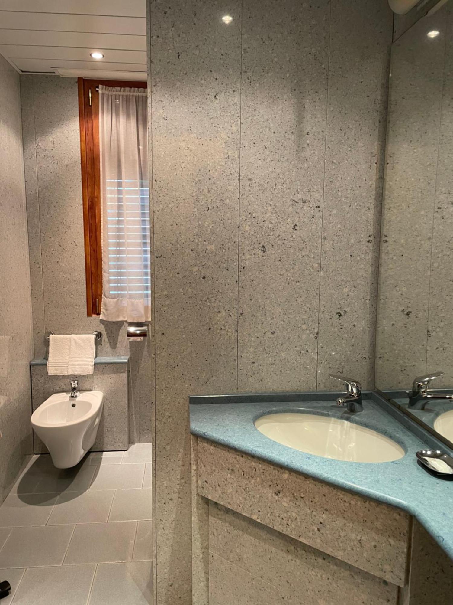 Hotel Mondial Rapallo Zimmer foto