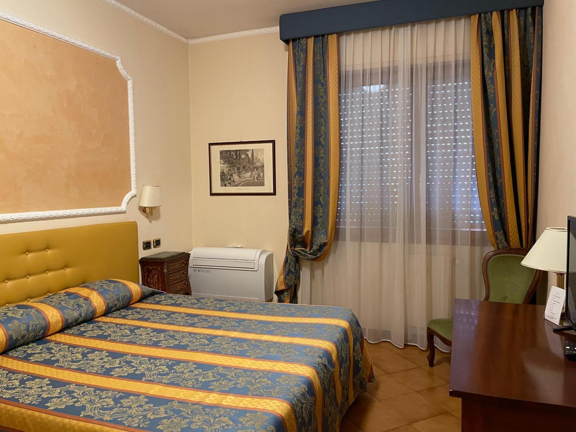 Hotel Mondial Rapallo Zimmer foto