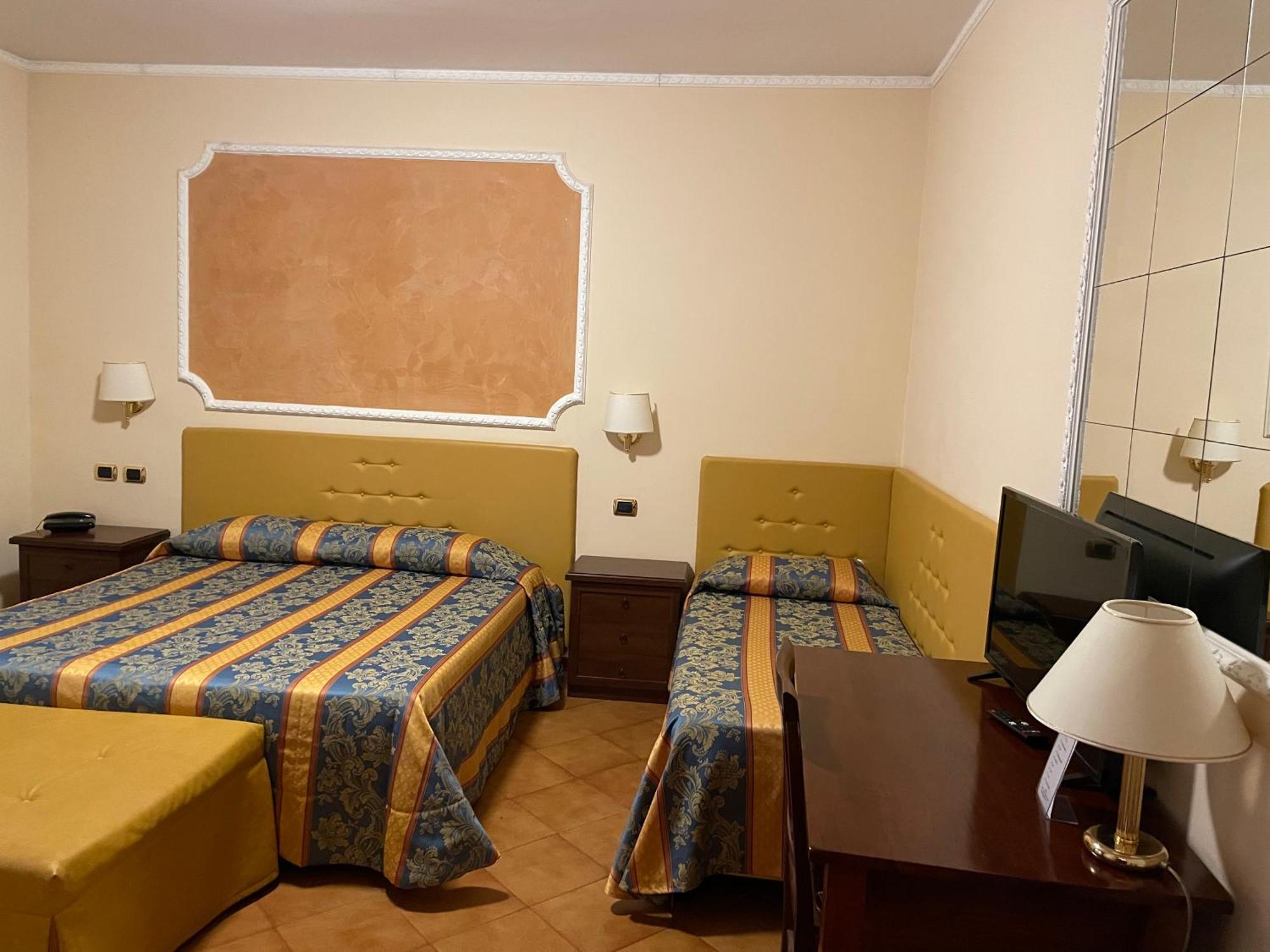 Hotel Mondial Rapallo Zimmer foto